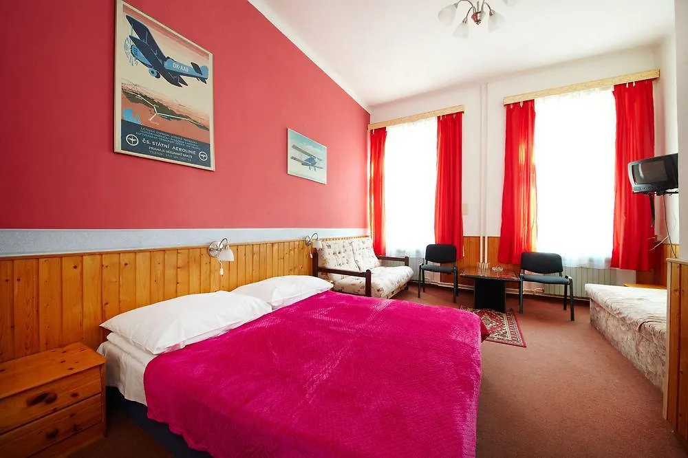 Anette Hotel Prag 3*,
