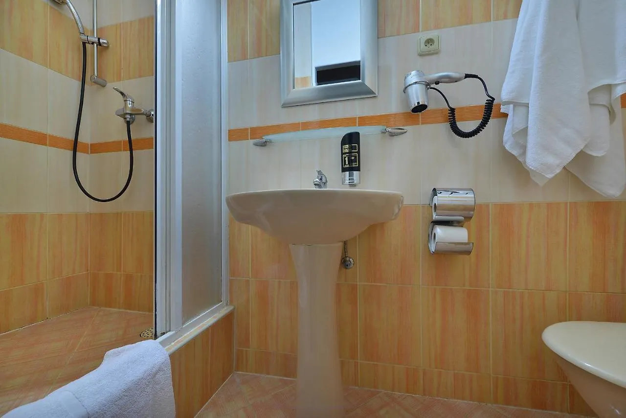***  Anette Hotel Prag Çek Cumhuriyeti